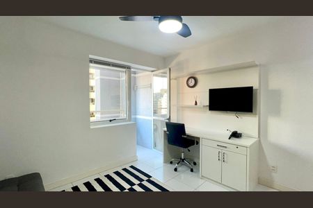 Apartamento à venda com 40m², 1 quarto e 1 vaga Apartamento à venda com 40m², 1 quarto e 1 vagaSala