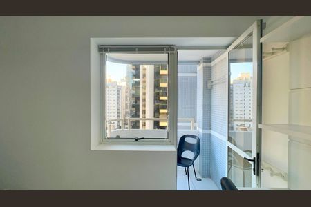 Apartamento à venda com 40m², 1 quarto e 1 vaga Apartamento à venda com 40m², 1 quarto e 1 vagaVaranda