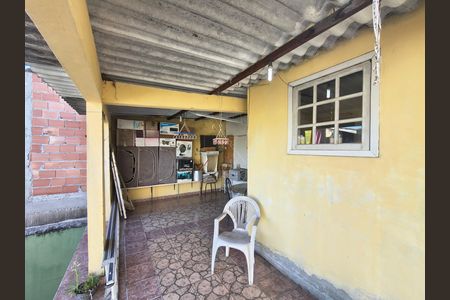 Casa à venda com 360m², 3 quartos e 3 vagas Casa à venda com 360m², 3 quartos e 3 vagasVaranda