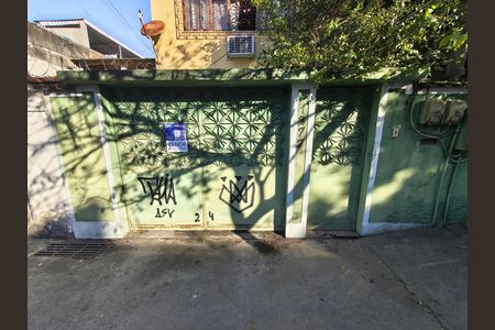 Casa à venda com 360m², 3 quartos e 3 vagas Casa à venda com 360m², 3 quartos e 3 vagasPlaca / Fachada