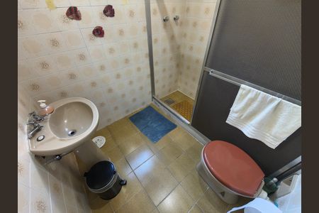Casa à venda com 360m², 3 quartos e 3 vagas Casa à venda com 360m², 3 quartos e 3 vagasBanheiro Social
