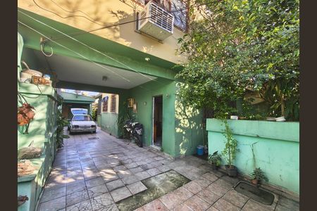Casa à venda com 360m², 3 quartos e 3 vagas Casa à venda com 360m², 3 quartos e 3 vagasGaragem