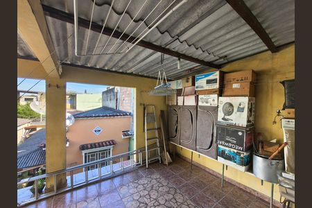 Casa à venda com 360m², 3 quartos e 3 vagas Casa à venda com 360m², 3 quartos e 3 vagasVaranda