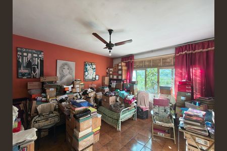 Casa à venda com 360m², 3 quartos e 3 vagas Casa à venda com 360m², 3 quartos e 3 vagasQuarto 2
