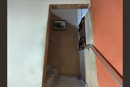Casa à venda com 360m², 3 quartos e 3 vagas Casa à venda com 360m², 3 quartos e 3 vagasEscada Andar Superior