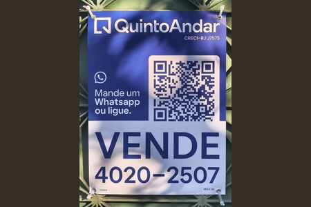 Casa à venda com 360m², 3 quartos e 3 vagas Casa à venda com 360m², 3 quartos e 3 vagasPlaca / Fachada