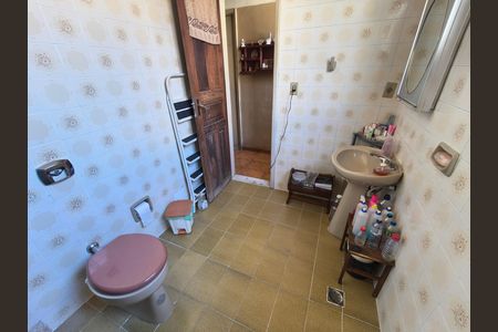Casa à venda com 360m², 3 quartos e 3 vagas Casa à venda com 360m², 3 quartos e 3 vagasBanheiro 2
