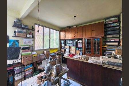 Casa à venda com 360m², 3 quartos e 3 vagas Casa à venda com 360m², 3 quartos e 3 vagasQuarto 1