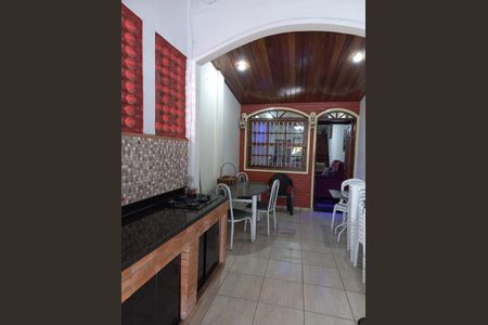Casa à venda com 70m², 3 quartos e 2 vagas