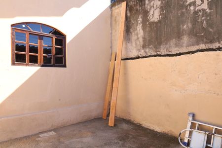 Casa para alugar com 31m², 2 quartos e 2 vagasQuintal