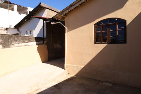 Casa para alugar com 31m², 2 quartos e 2 vagasQuintal