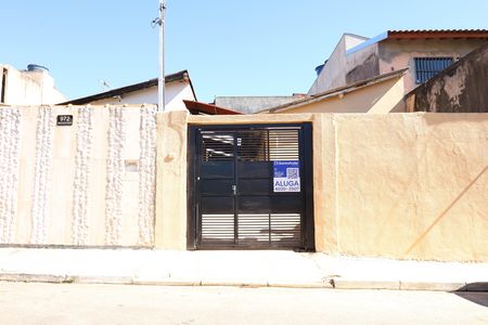 Casa para alugar com 31m², 2 quartos e 2 vagas Casa para alugar com 31m², 2 quartos e 2 vagasFachada do imóvel - Placa grande instalada no portão do imóvel no dia 22.06.2026 - Código da placa: MURN 81
