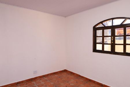 Casa para alugar com 31m², 2 quartos e 2 vagasSala