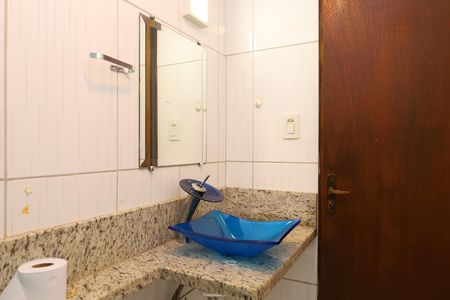 Casa para alugar com 31m², 2 quartos e 2 vagasBanheiro