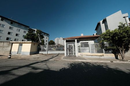 Fachada de apartamento para alugar com 2 quartos, 52m² em Vila Silvia, São Paulo