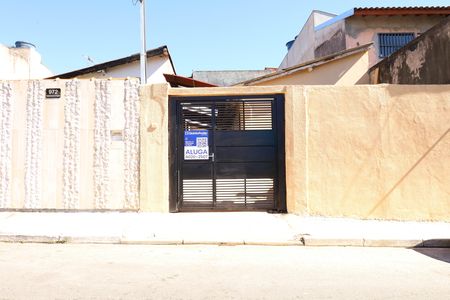 Casa para alugar com 29m², 1 quarto e sem vaga Casa para alugar com 29m², 1 quarto e sem vagaFachada do imóvel - Placa grande instalada no portão do imóvel no dia 22.06.2026 - Código da placa: MURN-82
