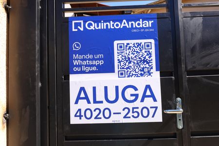 Casa para alugar com 29m², 1 quarto e sem vagaPlaca grande instalada no portão do imóvel no dia 22.06.2026 - Código da placa: MURN-82
