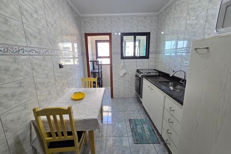 Cozinha de apartamento para alugar com 1 quarto, 53m² em Maracanã, Praia Grande