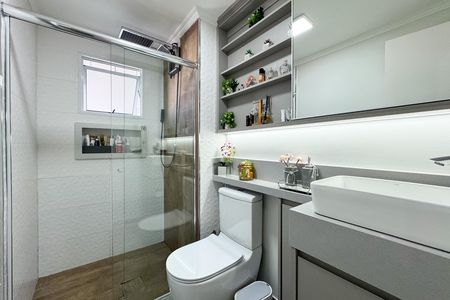 Apartamento à venda com 68m², 3 quartos e 1 vaga Apartamento à venda com 68m², 3 quartos e 1 vagaBanheiro Social