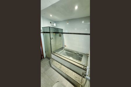 Apartamento à venda com 84m², 2 quartos e 1 vaga Apartamento à venda com 84m², 2 quartos e 1 vagaBanheiro