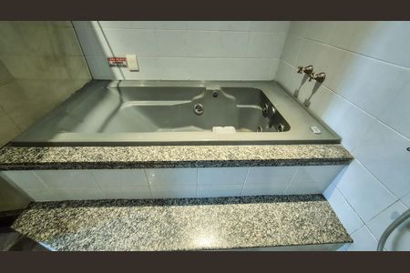 Apartamento à venda com 84m², 2 quartos e 1 vaga Apartamento à venda com 84m², 2 quartos e 1 vagaBanheiro