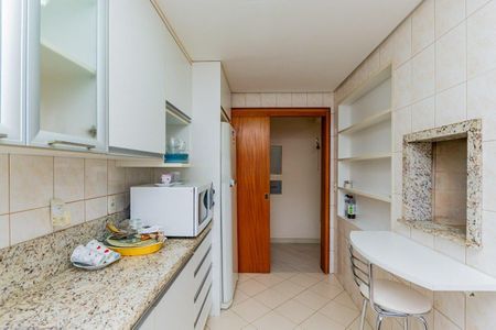 Apartamento para alugar com 99m², 3 quartos e 2 vagas Apartamento para alugar com 99m², 3 quartos e 2 vagasCozinha