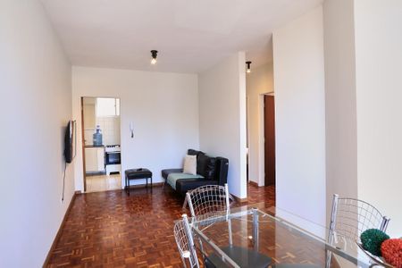 Sala de apartamento para alugar com 3 quartos, 67m² em Santa Efigênia, Belo Horizonte