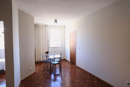 Apartamento para alugar com 67m², 3 quartos e 1 vagaSala