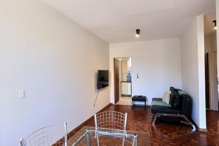 Sala de apartamento para alugar com 3 quartos, 67m² em Santa Efigênia, Belo Horizonte