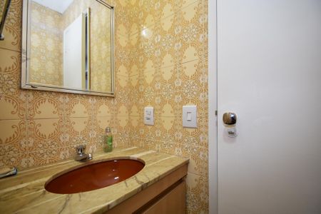 Apartamento à venda com 105m², 2 quartos e 2 vagas Apartamento à venda com 105m², 2 quartos e 2 vagasbanheiro