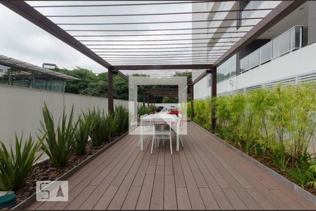 Studio para alugar com 35m², 1 quarto e 1 vaga Studio para alugar com 35m², 1 quarto e 1 vagaPiscina