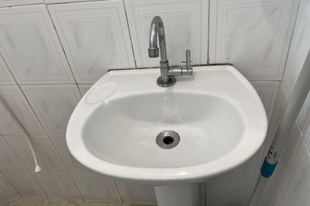 Banheiro de kitnet/studio para alugar com 1 quarto, 34m² em José Menino, Santos