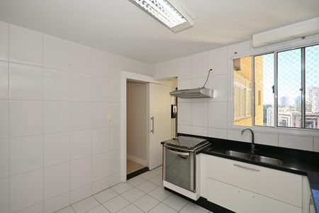 Apartamento para alugar com 128m², 3 quartos e 3 vagasCozinha