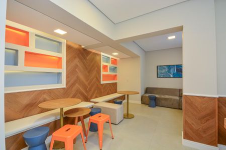 Apartamento para alugar com 38m², 1 quarto e sem vaga Apartamento para alugar com 38m², 1 quarto e sem vagaÁrea comum - Salão de festas