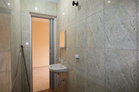 Banheiro de casa para alugar com 1 quarto, 40m² em Parque Doroteia, Diadema