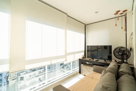 Apartamento à venda com 34m², 1 quarto e 1 vaga Apartamento à venda com 34m², 1 quarto e 1 vagaVaranda