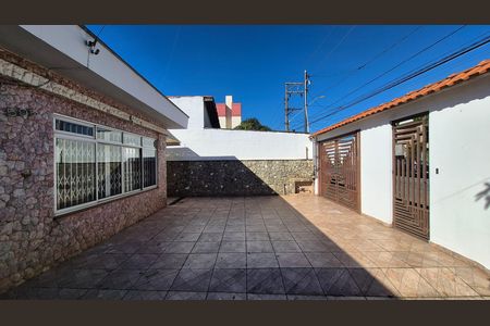 Casa para alugar com 168m², 3 quartos e 5 vagas Casa para alugar com 168m², 3 quartos e 5 vagasGaragem