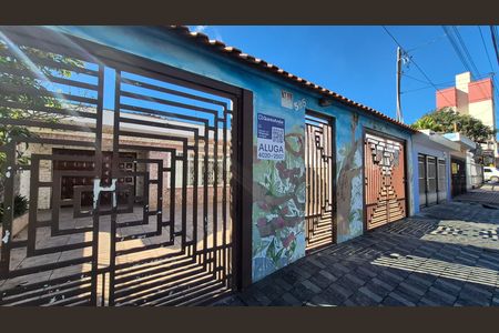 Casa para alugar com 168m², 3 quartos e 5 vagas Casa para alugar com 168m², 3 quartos e 5 vagasFachada