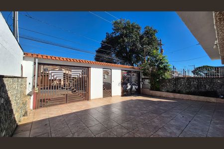 Casa para alugar com 168m², 3 quartos e 5 vagas Casa para alugar com 168m², 3 quartos e 5 vagasGaragem