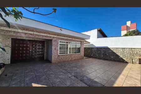 Casa para alugar com 168m², 3 quartos e 5 vagas Casa para alugar com 168m², 3 quartos e 5 vagasGaragem