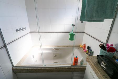 Apartamento para alugar com 141m², 4 quartos e 3 vagas Apartamento para alugar com 141m², 4 quartos e 3 vagasBanheiro da Suíte 4