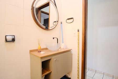 Casa à venda com 127m², 2 quartos e 2 vagasBanheiro social