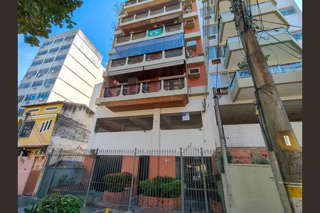 Apartamento à venda com 107m², 3 quartos e 2 vagas Apartamento à venda com 107m², 3 quartos e 2 vagasFachada e portaria