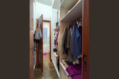 Apartamento à venda com 107m², 3 quartos e 2 vagas Apartamento à venda com 107m², 3 quartos e 2 vagasCloset da suíte