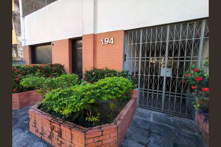Apartamento à venda com 107m², 3 quartos e 2 vagas Apartamento à venda com 107m², 3 quartos e 2 vagasFachada e portaria