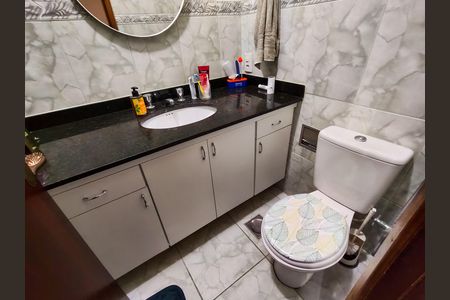 Apartamento à venda com 107m², 3 quartos e 2 vagas Apartamento à venda com 107m², 3 quartos e 2 vagasBanheiro Corredor