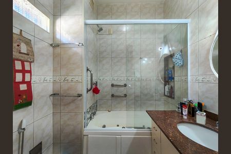 Apartamento à venda com 107m², 3 quartos e 2 vagas Apartamento à venda com 107m², 3 quartos e 2 vagasBanheiro da Suíte