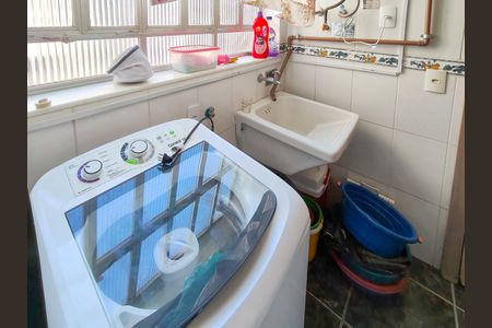 Apartamento à venda com 107m², 3 quartos e 2 vagas Apartamento à venda com 107m², 3 quartos e 2 vagasÁrea de Serviço
