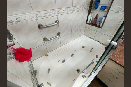 Apartamento à venda com 107m², 3 quartos e 2 vagas Apartamento à venda com 107m², 3 quartos e 2 vagasBanheiro da Suíte