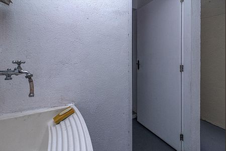 Casa para alugar com 500m², 2 quartos e 6 vagas Casa para alugar com 500m², 2 quartos e 6 vagasárea de serviço da casa 3_3